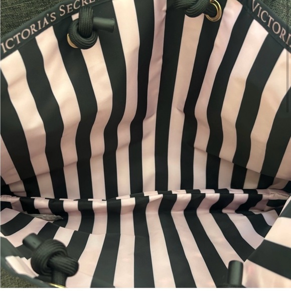 NWT Victorias Secret REVERSIBLE Tote Bag BLACK with Rose Graphic/Stripes - Picture 5 of 8
